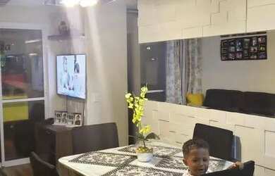 Imagem: O apartamento possui 2 Dormitórios, 1 Banheiro, 1 Vaga na garagem