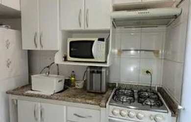 Imagem: O apartamento possui 2 Dormitórios, 1 Banheiro, 1 Vaga na garagem