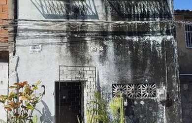 Imagem: A casa possui 2 Dormitórios, 2 Banheiros e está localizado