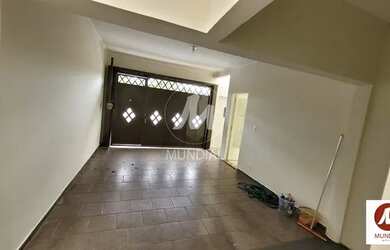 Imagem: A casa possui 3 Dormitórios, 3 Banheiros, 2 Vagas na garagem