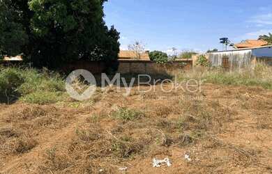 Imagem: O terreno e está localizado em Vila São Sebastião, Senador