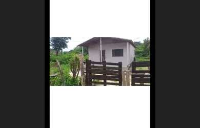 Imagem: A casa possui 2 Dormitórios, 1 Banheiro e está localizado