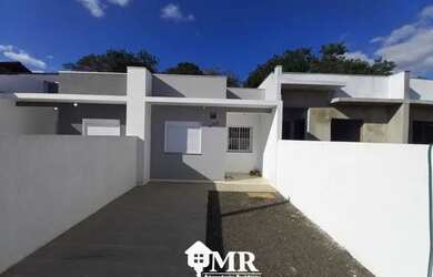 Imagem: A casa possui 2 Dormitórios, 1 Banheiro, 1 Vaga na garagem