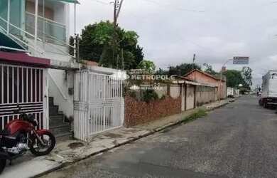 Imagem: A casa possui 1 Dormitório, 2 Banheiros, 80m² de Área e está