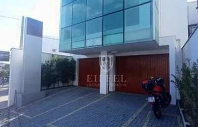 Imagem: O depósito possui 4 Vagas na garagem e 440m² de Área e está