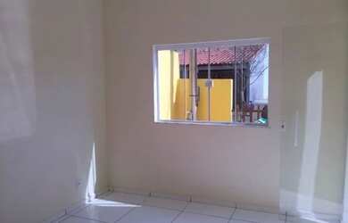 Imagem 4: Vendo ou troco. 2 Banheirose3 Dormitórios