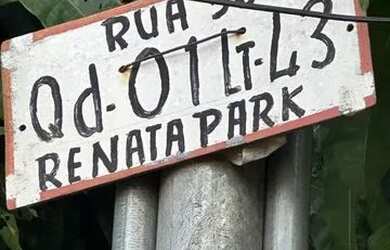 Imagem: A casa possui 3 Dormitórios, 2 Banheiros, 5 Vagas na garagem