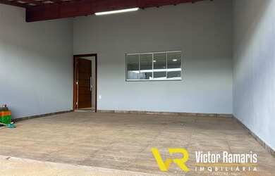 Imagem: A casa possui 2 Dormitórios, 2 Banheiros, 4 Vagas na garagem