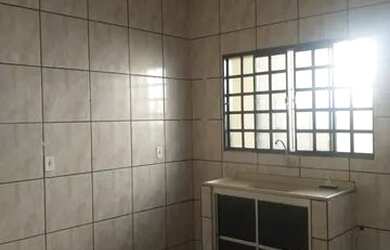 Imagem: A casa para alugar possui 2 Dormitórios, 1 Banheiro, 1 Vaga
