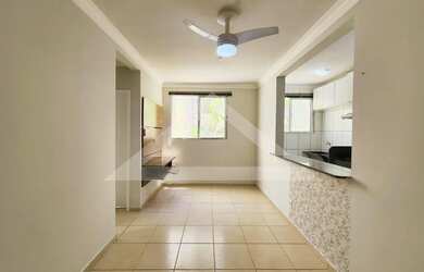 Imagem: O apartamento possui 2 Dormitórios, 1 Banheiro, 1 Vaga na garagem