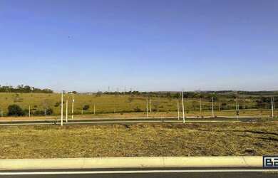 Imagem: O terreno possui 270m² de Área e está localizado em Senador