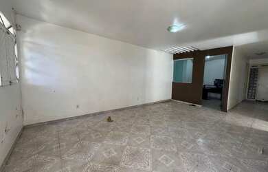 Imagem 15: Casa de esquina à venda no bairro Santa Rosa