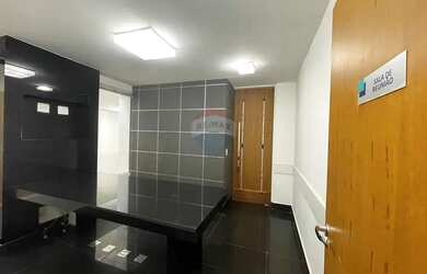 Imagem: O depósito possui 1 Vaga na garagem, 65m² de Área e está