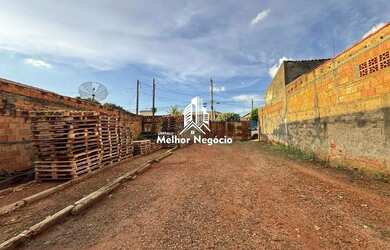 Imagem: O terreno possui 330m² de Área e está localizado em Parque