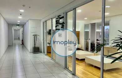 Imagem: O depósito possui 3 Vagas na garagem, 90m² de Área e está