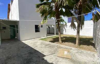 Imagem: A casa possui 5 Dormitórios, 5 Banheiros, 3 Vagas na garagem