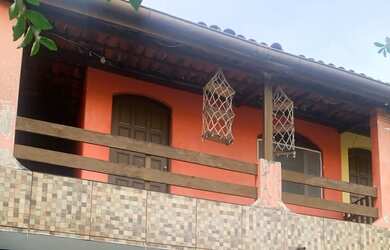 Imagem: A casa possui 2 Dormitórios, 1 Banheiro e está localizado