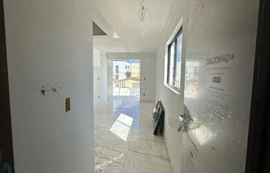 Imagem: O apartamento possui 3 Dormitórios, 2 Banheiros, 1 Vaga na