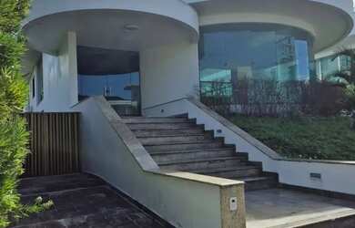 Imagem: A casa em condomínio possui 4 Dormitórios, 5 Banheiros, 5