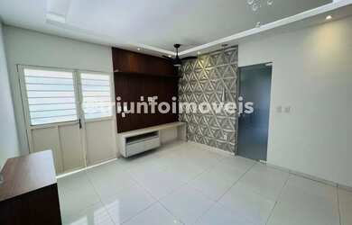 Imagem: A casa possui 3 Dormitórios, 4 Banheiros, 4 Vagas na garagem