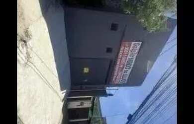 Imagem: O depósito para alugar possui 5 Vagas na garagem e 387m² de