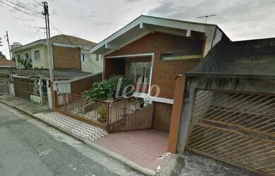 Imagem: A casa possui 3 Dormitórios, 3 Banheiros, 5 Vagas na garagem