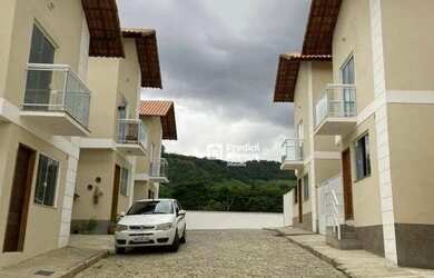 Imagem: A casa em condomínio possui 3 Dormitórios, 1 Banheiro, 2 Vagas
