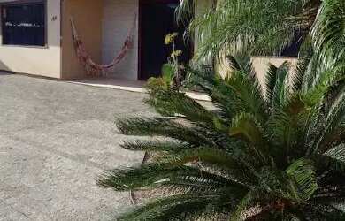 Imagem: A casa possui 5 Dormitórios, 3 Banheiros, 5 Vagas na garagem