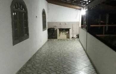 Imagem: A casa possui 2 Dormitórios, 1 Banheiro, 120m² de Área e