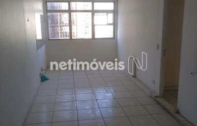 Imagem: O depósito possui 2 Vagas na garagem, 105m² de Área e está