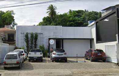 Imagem: O depósito possui 3 Vagas na garagem, 600m² de Área e está