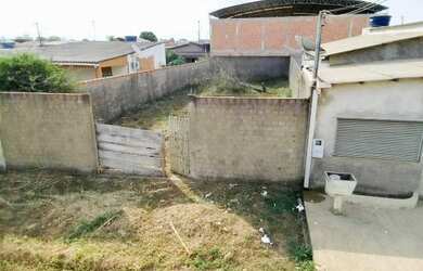 Imagem: O terreno possui 300m² de Área e está localizado em Três