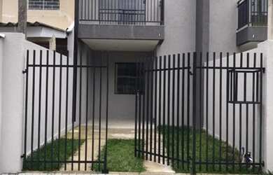 Imagem: A casa possui 3 Dormitórios, 3 Banheiros, 2 Vagas na garagem