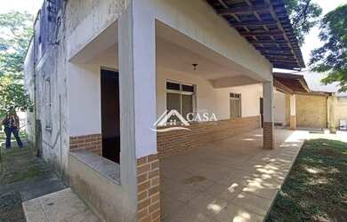 Imagem: A casa possui 2 Dormitórios, 2 Banheiros, 5 Vagas na garagem