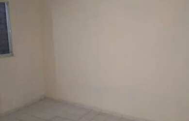 Imagem 4: Portão prata. 1 Banheiroe2 Dormitórios