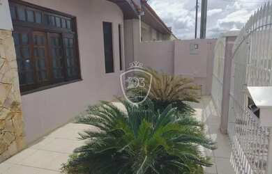 Imagem: A casa possui 3 Dormitórios, 1 Banheiro, 1 Vaga na garagem