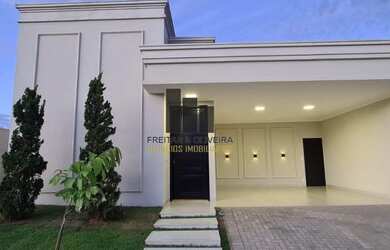 Imagem: A casa em condomínio possui 3 Dormitórios, 4 Banheiros, 2