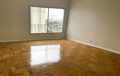 Imagem: O apartamento possui 1 Dormitório, 1 Banheiro, 1 Vaga na garagem