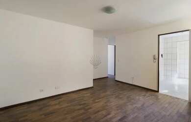 Imagem: O apartamento possui 3 Dormitórios, 1 Banheiro, 1 Vaga na garagem