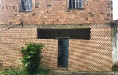 Imagem: A casa possui 3 Dormitórios, 2 Banheiros, 1 Vaga na garagem