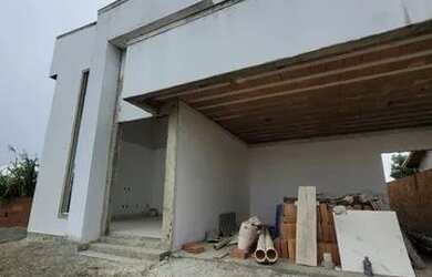 Imagem 3: CASA DE PRIMEIRA LOCAÇÃO FALTANDO ACABAMENTO A VENDA EM ARARUAMA-RJ