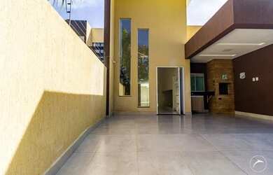 Imagem: A casa em condomínio possui 4 Dormitórios, 3 Banheiros, 2