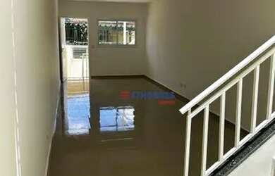 Imagem: A casa possui 3 Dormitórios, 3 Banheiros, 4 Vagas na garagem