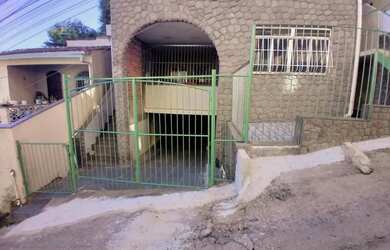 Imagem: A casa possui 2 Dormitórios, 2 Banheiros, 1 Vaga na garagem