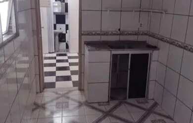 Imagem: A casa possui 2 Dormitórios, 1 Banheiro e está localizado