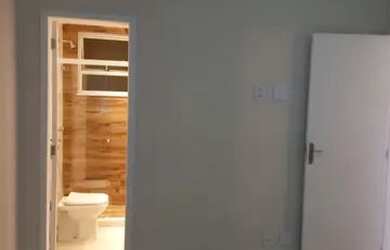 Imagem 9: Quarto e sala na primeira quadra - metrô- reformadissimo