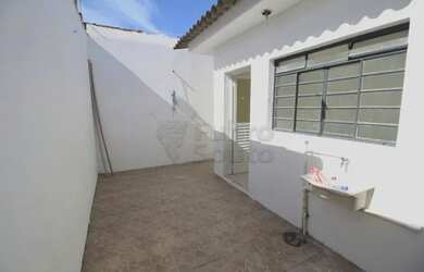 Imagem 12: Casa Padrão em Pelotas. 102m² de Área, 1 Vaga na garageme1 Dormitório