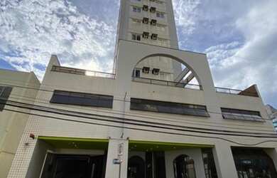 Imagem: O apartamento possui 1 Dormitório, 1 Banheiro, 1 Vaga na garagem