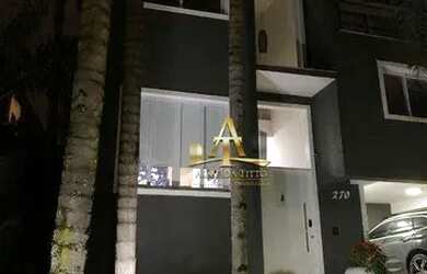 Imagem: A casa em condomínio e possui 4 Dormitórios, Suítes, 5 Banheiros