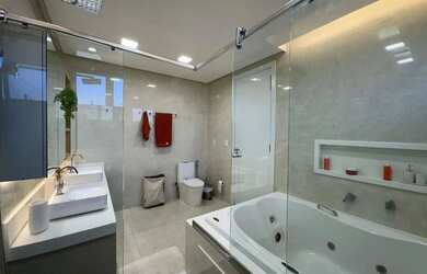 Imagem 12: Casa Triplex no Alphaville, PORTEIRA FECHADA, com mais de 700M² de area...